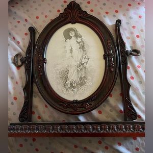 Oval Swivel Picture Frame